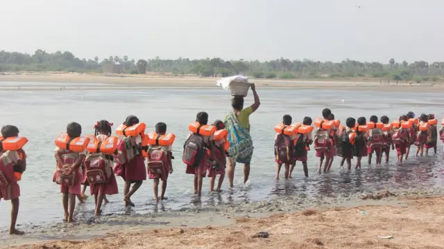 విద్యార్థులు