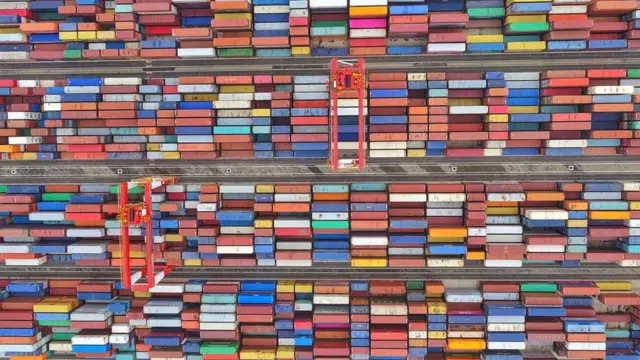 上海货柜码头的航拍