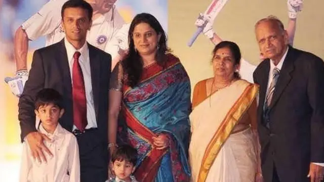 குடும்பத்தினருடன் ராகுல் டிராவிட்