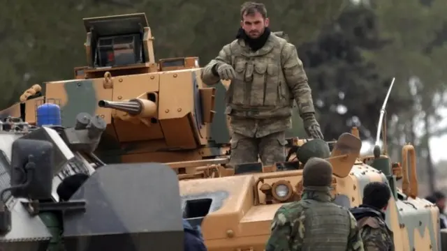 نیروهای ترکیه به همراه نیروهای ارتش آزاد سوریه