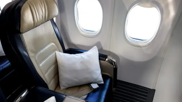 В бизнес-классе более широкие и мягкие кресла