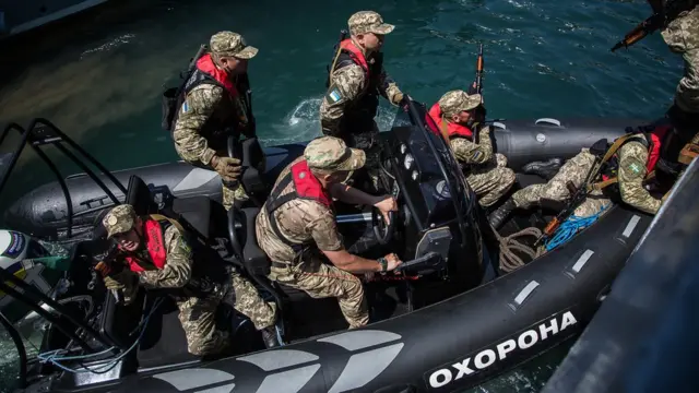 Навчання з огляду суден і затримання порушників