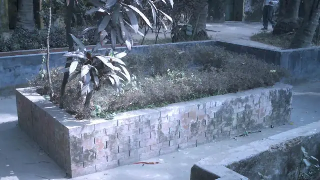 ঢাকা বিশ্ববিদ্যালয়ে ডক্টর মুহম্মদ শহীদুল্লাহ'র সমাধি