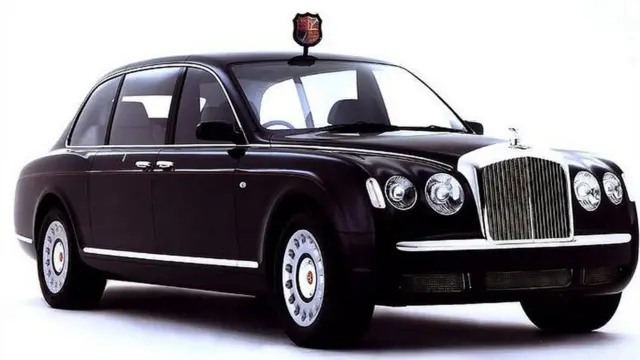 السيارة ليموزين بينتلي