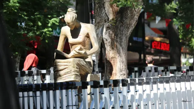 The human rights statue
