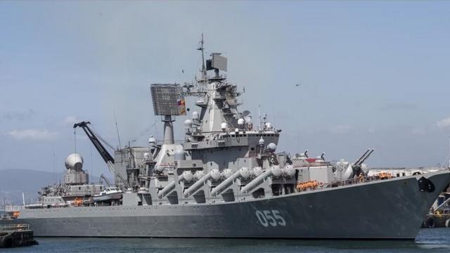俄羅斯海軍的"烏斯季諾夫元帥"號在去年11月進入南非開普敦港，同中國和南非海軍舉行聯合演習