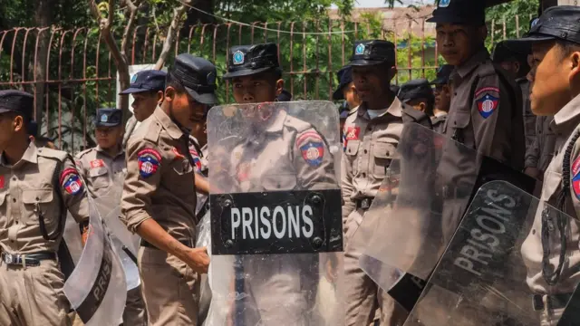 ရွှေဘိုအကျဉ်းထောင်မှာ ရဲတပ်ရင်းတွေအပြင် တပ်မတော်ကပါလုံခြုံရေးရယူထား