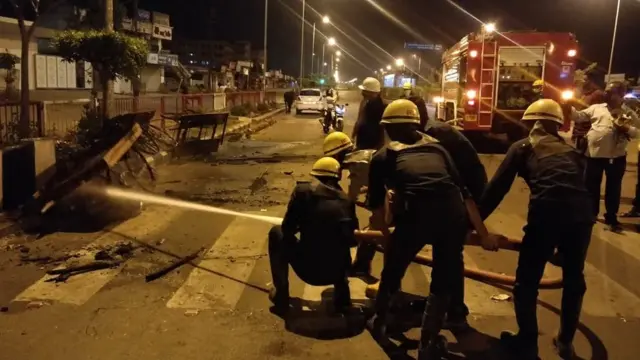 સુરતમાં આગચંપી