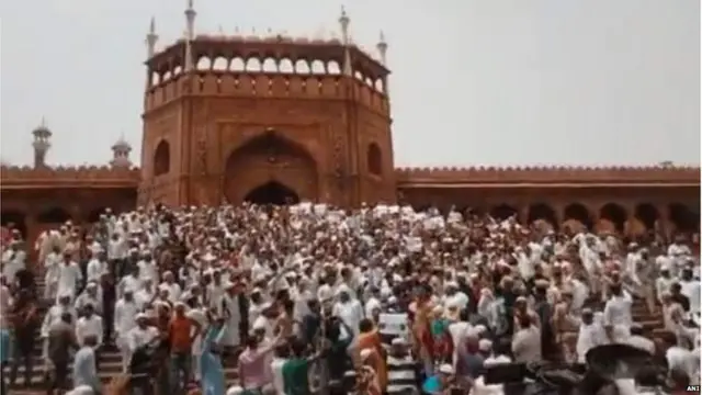 டெல்லியில் போராட்டம்