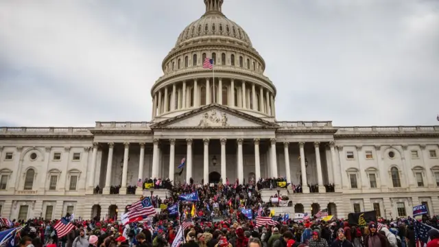 هاجم حشد من مؤيدي ترامب الكونغرس في 6 يناير