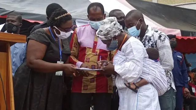 Goment give victims compensation