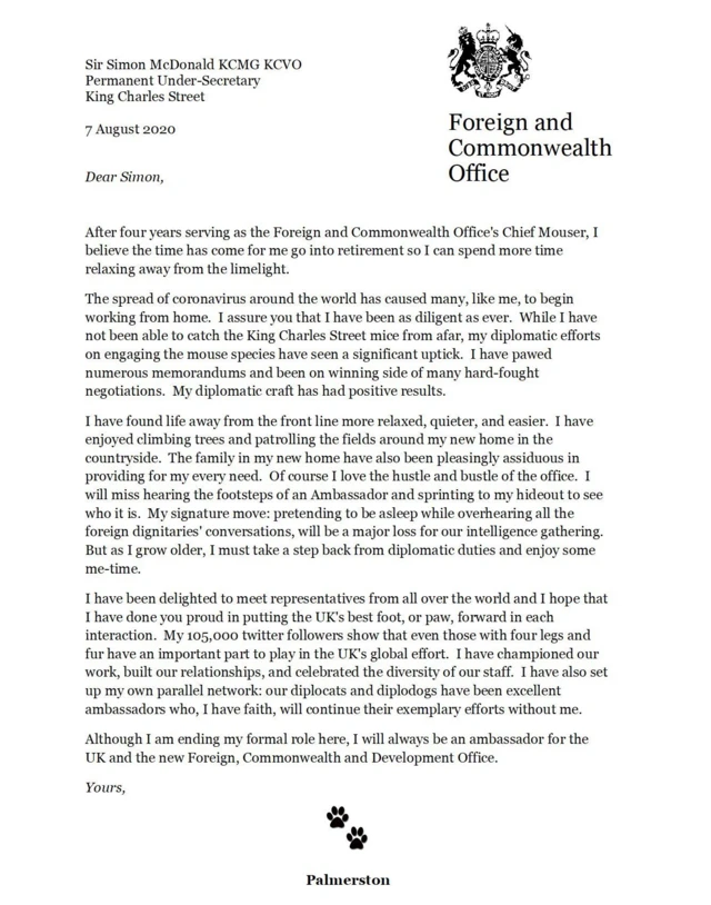 서명란에 찍힌 앙큼한 고양이 발자국 도장