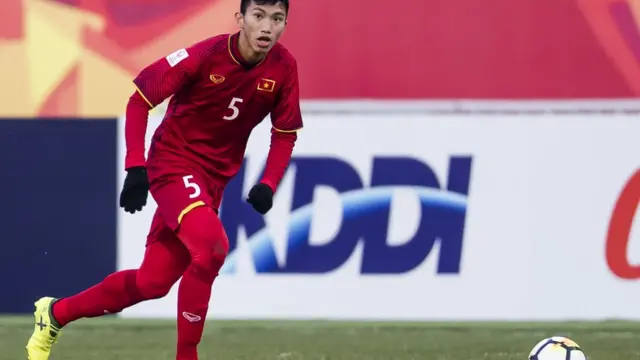 Văn Hậu trong trận Việt Nam gặp U23 Úc ở giải U23 Châu Á tại Trung Quốc.