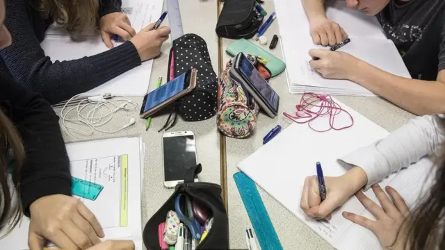 كيف تُعلم جيلا "تأثر سلبا" بالتكنولوجيا الحديثة؟