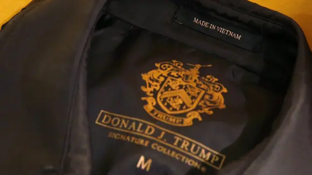 Một sản phẩm "Made in Vietnam" được bày bán trong sảnh Tòa tháp Trump ở New York của Tổng thống tân cử Donald Trump