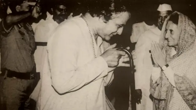 तत्कालीन प्रधानमंत्री इंदिरा गांधी के साथ एनटी रामाराव