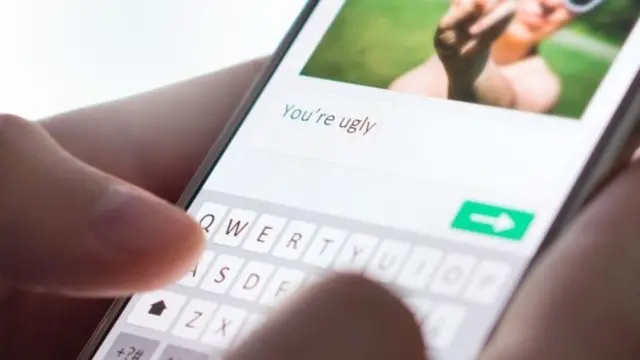 सोशल मीडिया, ट्रोल, इंटरनेट