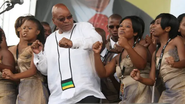 Зума танцює