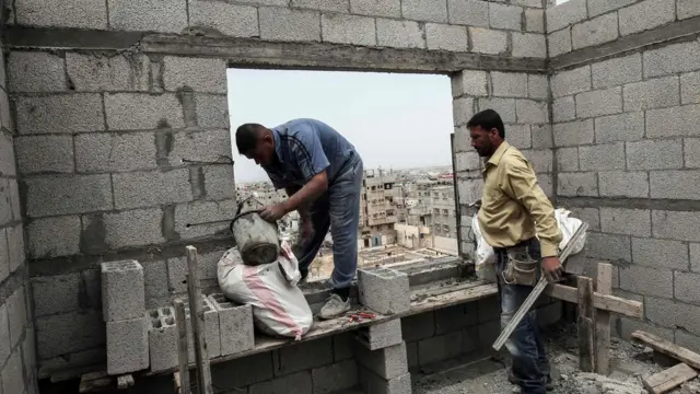 عمال فلسطينيون في غزة