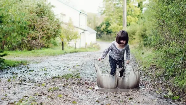 Pronalaženje vremena za igru napolju može da ima iznenađujuće koristi po zdravlje, pokazuju istraživanja