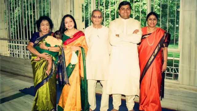 પરિવાર સાથે શકુંતલા દેવી