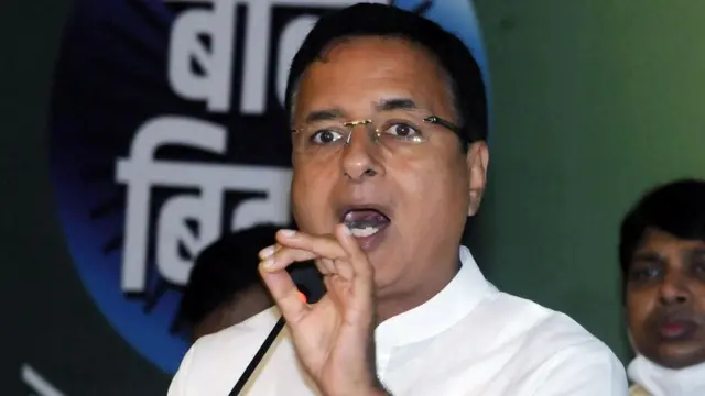 कांग्रेस नेता रणदीप सिंह सुरजेवाला ने सोमवार को प्रेस कॉन्फ्रेंस को संबोधित किया