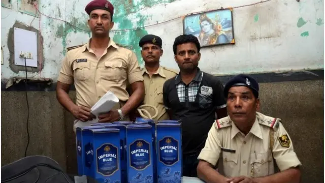 Polisi imewakamata maelfu ya watu na kunasa lita kadhaa ya pombe tangu sheria hiyo ianze kufanya kazi mwaka jana