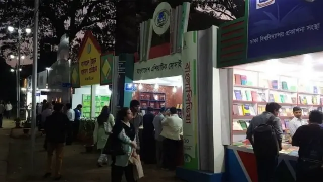 বইমেলা খোলা রাখার সিদ্ধান্তকে বাংলা একাডেমি শিল্প-কারখানা খোলা রাখার সঙ্গে তুলনা করছে।