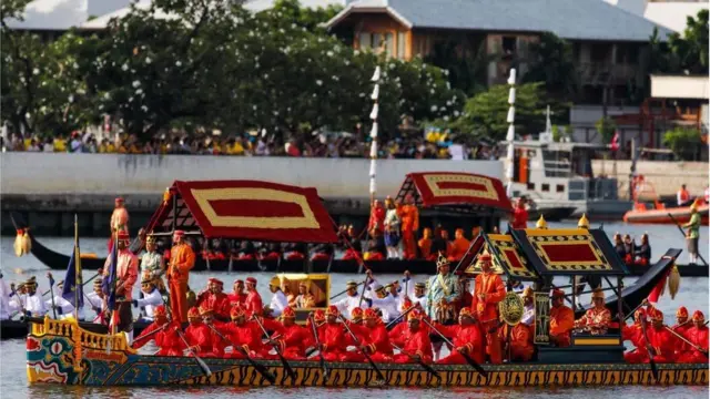 ซ้อมเรือ