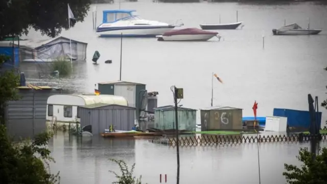 Голландская коммуна Рурмонд у реки Мёз