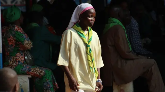 Une jeune paroissienne de l'église Saint Paul de Bangui