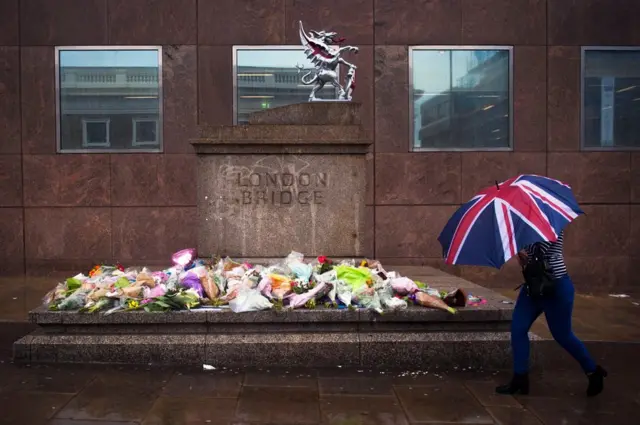 Quang cảnh tại London Bridge nơi xảy ra vụ tấn công khủng bố làm 8 người thiệt mạng.