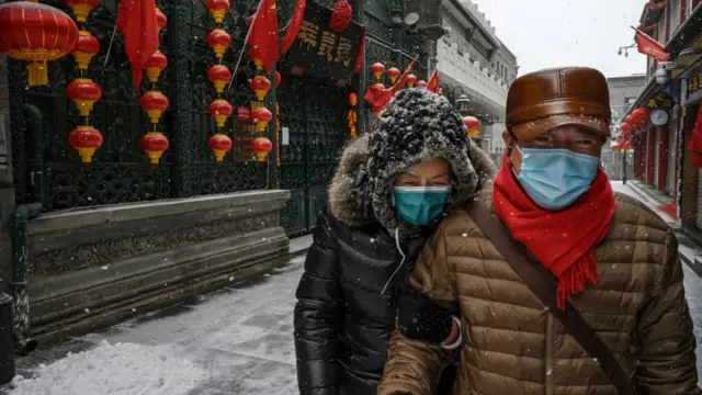 கொரோனா குறித்த வதந்திகள், கதைகள் எந்த அளவுக்கு உண்மை