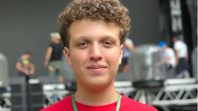 Волонтер фестивала