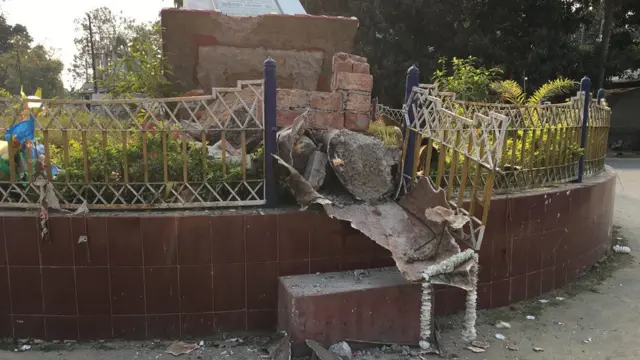 त्रिपुरा में लेनिन की मूर्ति ढहाई गई