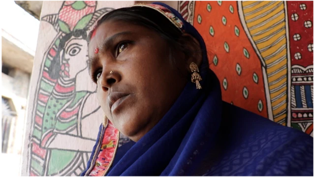 मधुबनी ज़िले में एक मधुबनी कलाकार