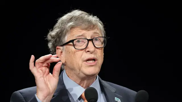 மைக்ரோசாஃப்ட் நிறுவனத்திலிருந்து வெளியேறிய பில்கேட்ஸ் - என்ன காரணம் தெரியுமா?