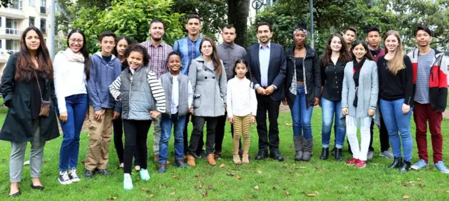 El grupo de los 25 jóvenes