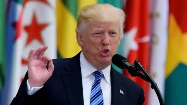 डोनल्ड ट्रंप