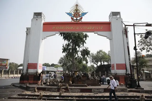 ประตูเมือง