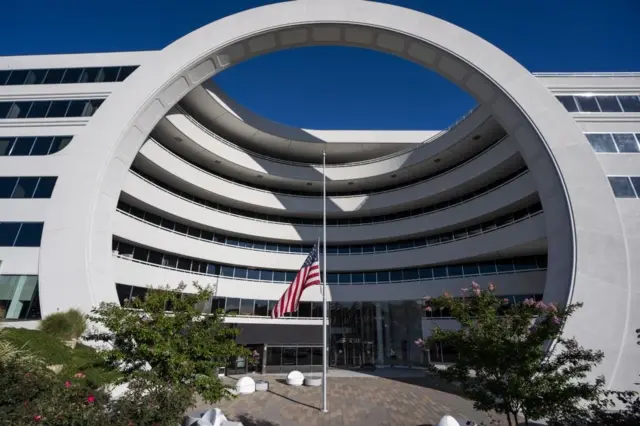 مقر مكتب تعقب الجرائم المالية التابع لوزارة المالية الأمريكية في فيينا بولاية فرجينيا.