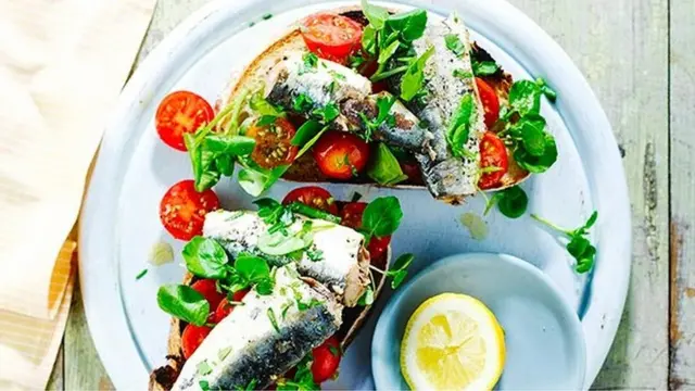 Un bon apport en acides gras oméga-3, que l'on trouve dans les poissons gras, peut être utile pour prévenir le glaucome.