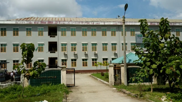 စစ်တွေစုပေါင်းရုံးကို အုပ်ချုပ်ရေးမှူးတွေလာရောက်