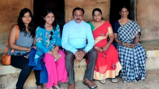 साईं दिव्या और आलेख्या का परिवार