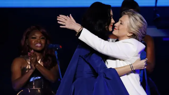Penyanyi populer Katy Perry tampil mendukung dan yakin akan kemenangan Hillary Clinton