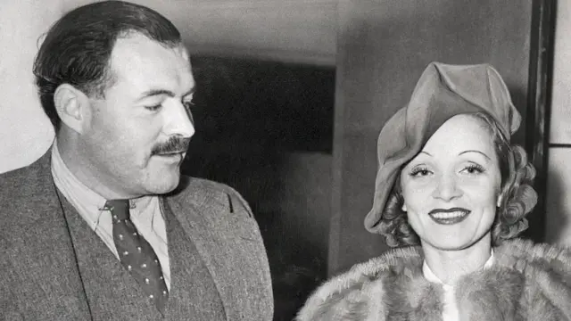 Ernest Hemingway con Marlene Dietrich