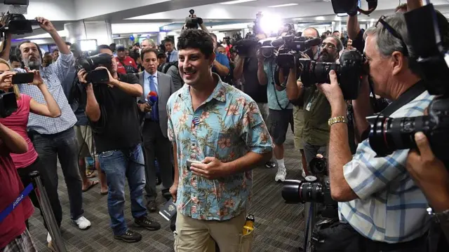 Turista estadounidense llegando a La Habana