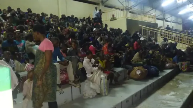 Kuri stade ya Rubavu, hamwe mu hakiriwe abahunze bavuye i Goma