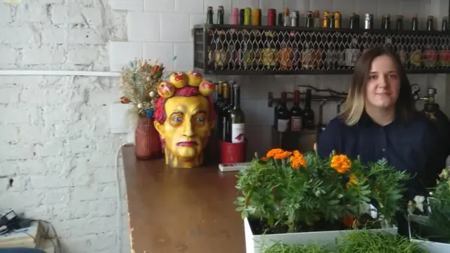 Юлия, бармен сидрерии