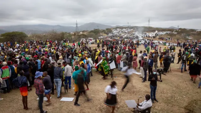 supporters gather at nkandla
